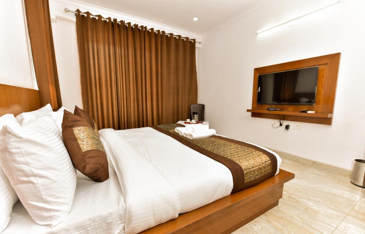 Hotel Luxury Collection Ґурґаон Екстер'єр фото
