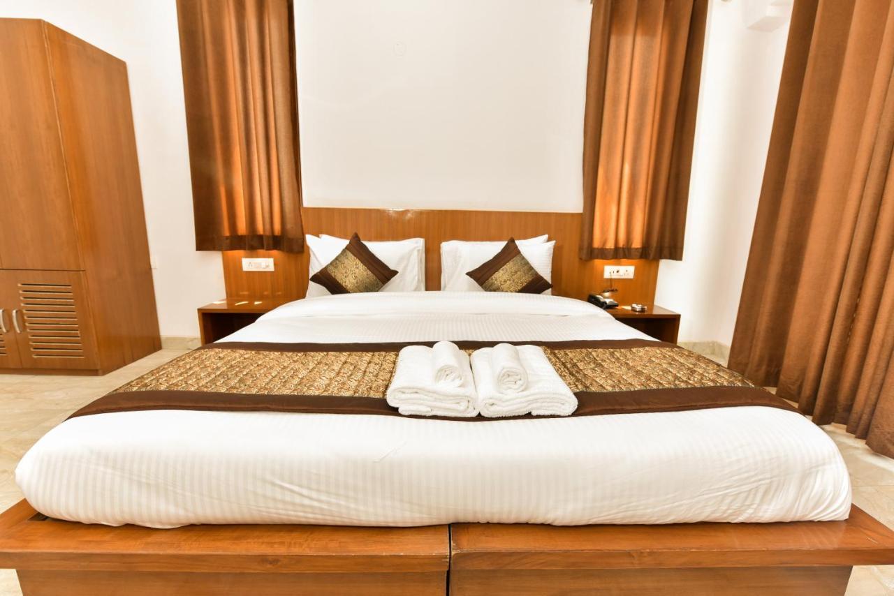 Hotel Luxury Collection Ґурґаон Екстер'єр фото