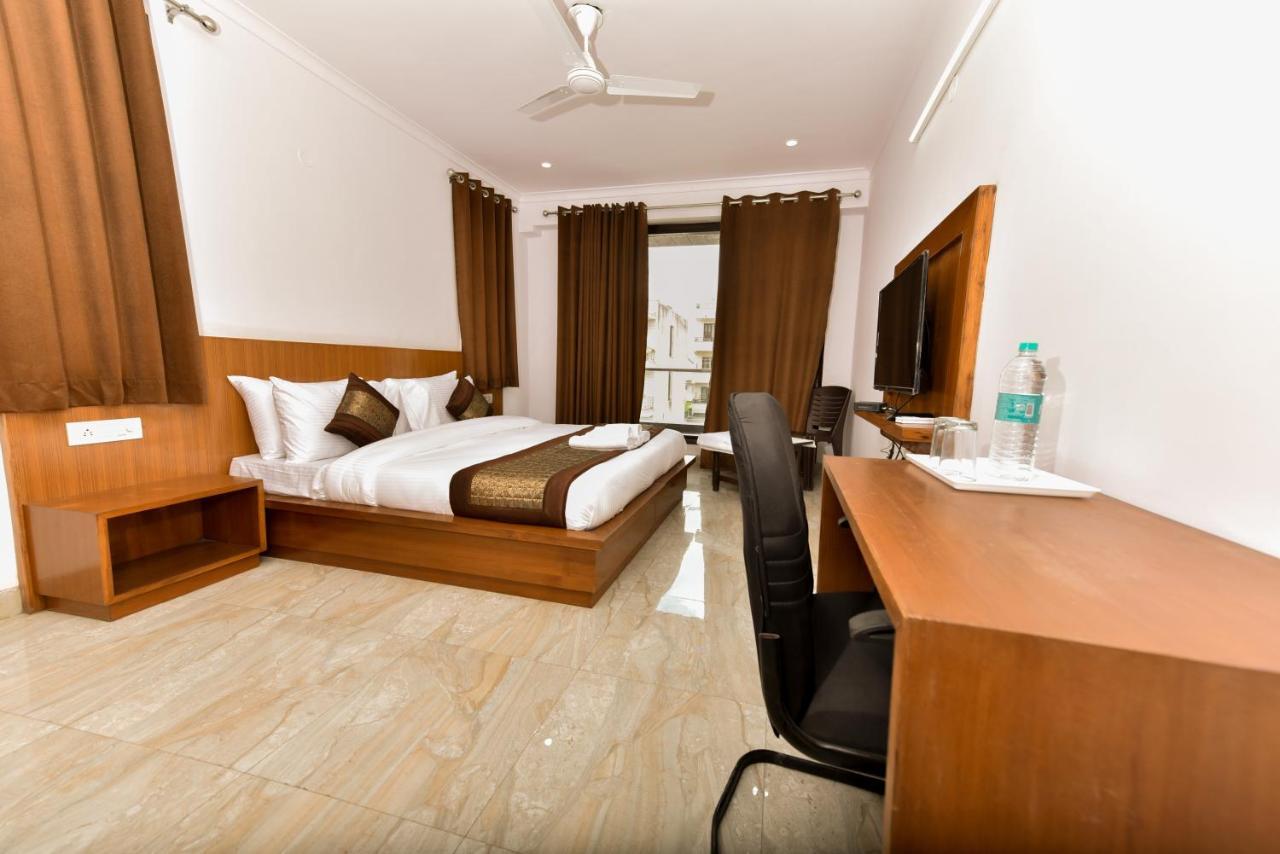 Hotel Luxury Collection Ґурґаон Екстер'єр фото